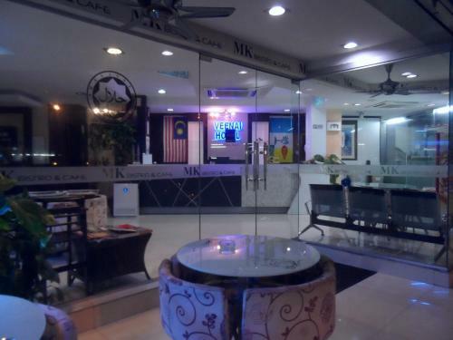 Veenai Hotel