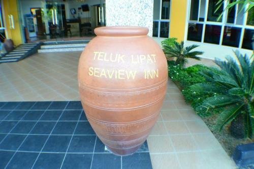 Posada Teluk Lipat Seaview Inn