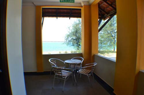 Posada Teluk Lipat Seaview Inn