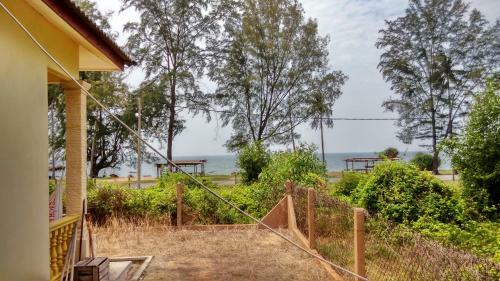 Mnyf Beach Homestay
