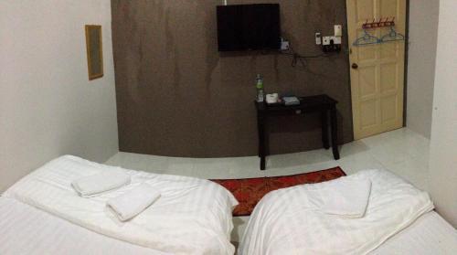 Hostal Anggun Beach Guest House