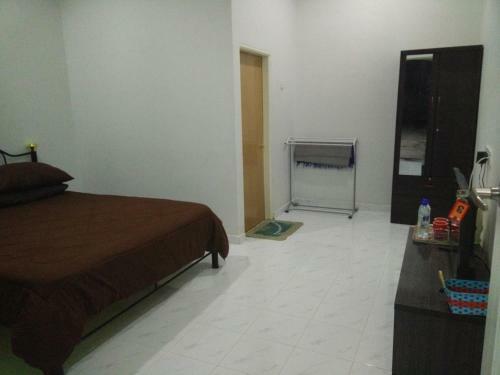 Motel Mama Iman Guestroom