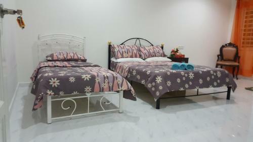 Motel Mama Iman Guestroom