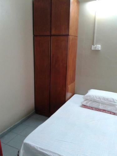Hostal Guesthouse Hotel Malaya