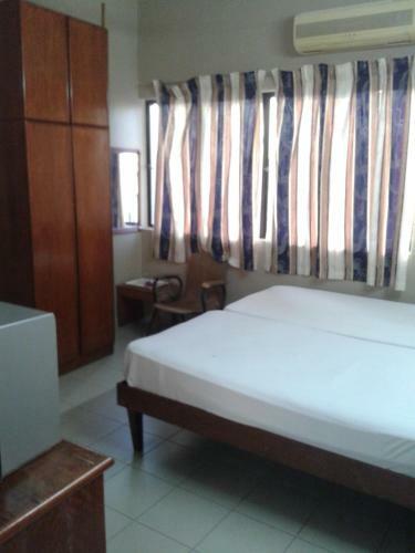 Hostal Guesthouse Hotel Malaya