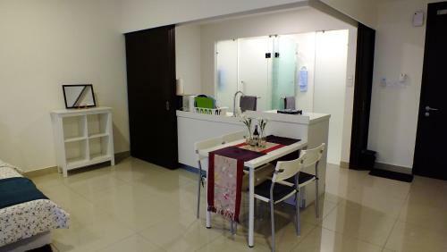 Apartamentos Zen Studio @ Trefoil Setia Alam