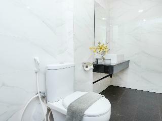 Oyo 490 Dk Hotel
