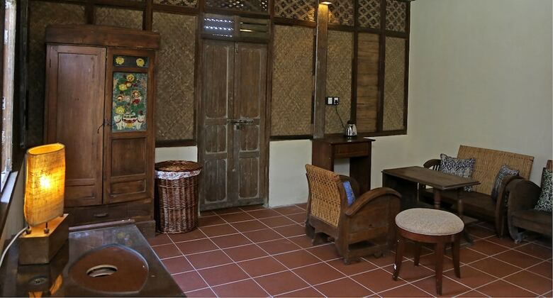 Hotel Kunang Kunang Heritage Villas