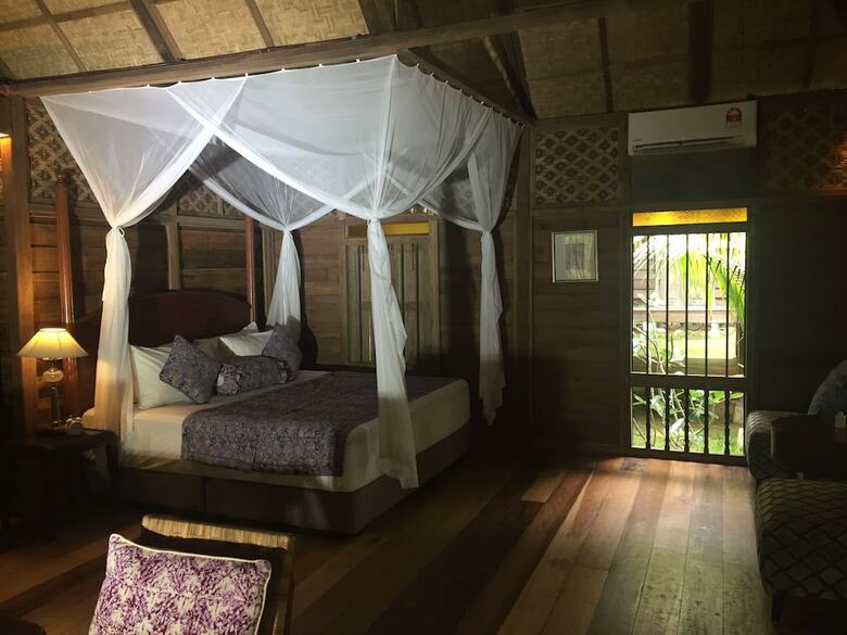 Hotel Kunang Kunang Heritage Villas
