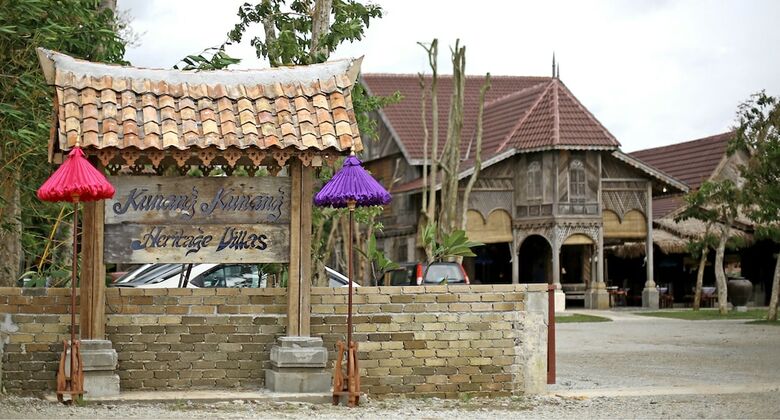 Hotel Kunang Kunang Heritage Villas