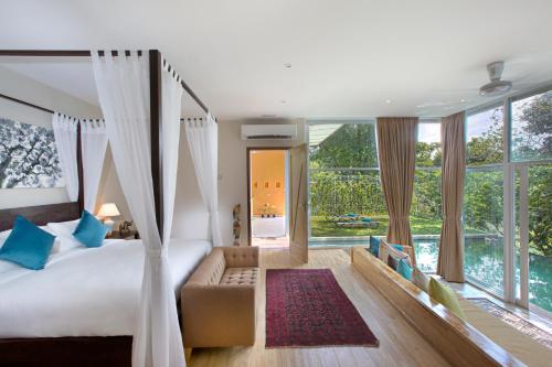 Ambong Pool Villas - Private Pool