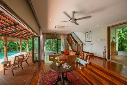 Ambong Pool Villas - Private Pool