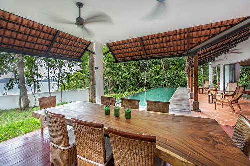 Ambong Pool Villas - Private Pool