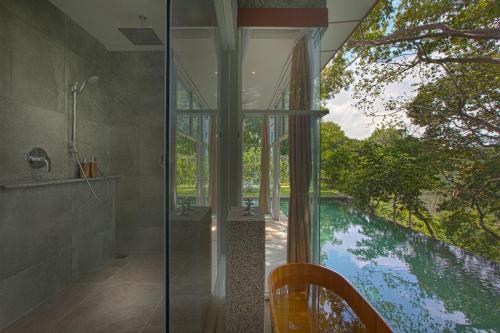 Ambong Pool Villas - Private Pool