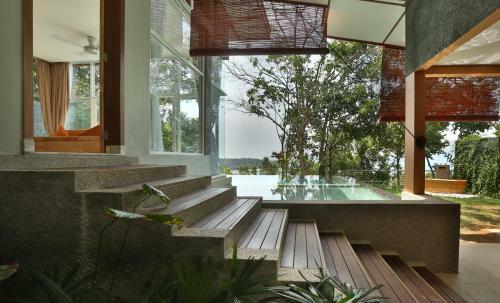 Ambong Pool Villas - Private Pool