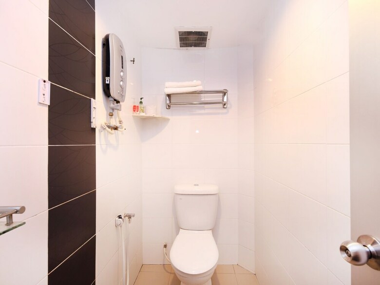 Oyo 635 Seven Days Hotel
