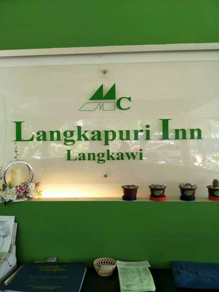 Hotel Langkapuri Inn
