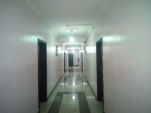 Hotel Bayse One Executive Suites And Bar