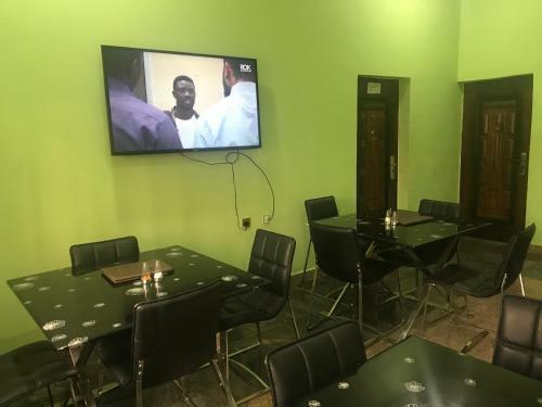 Kaura Hotel And Suites