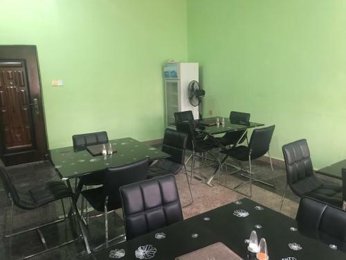 Kaura Hotel And Suites