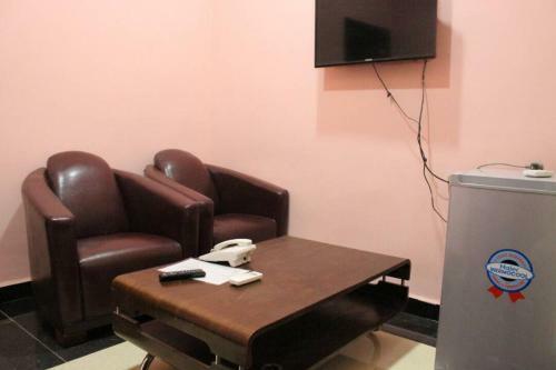 Kaura Hotel And Suites