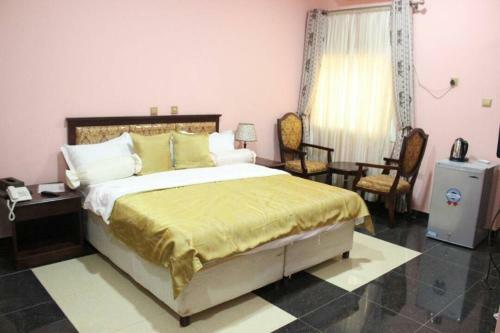 Kaura Hotel And Suites