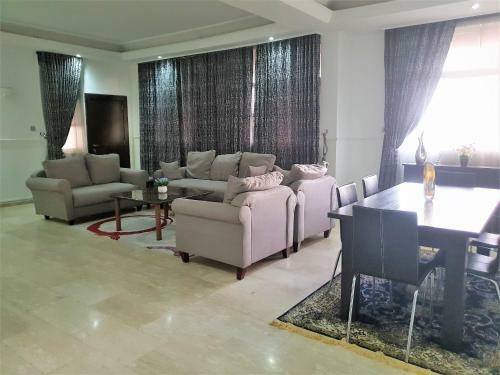 Serendib Hotel & Service Apartments