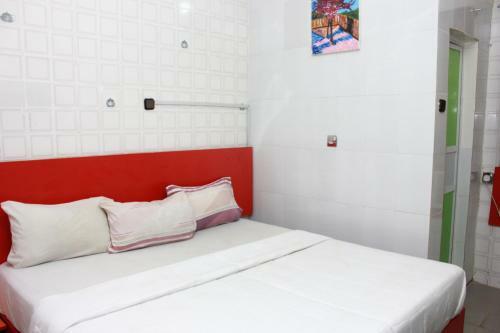 Hotel Double One Suites & Lodge
