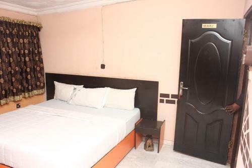 Hotel Double One Suites & Lodge
