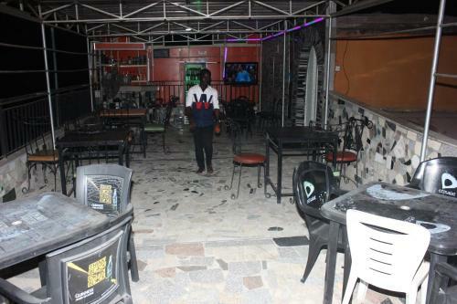 Hotel Double One Suites & Lodge