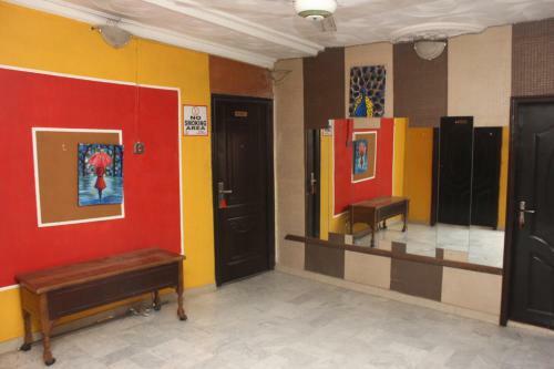 Hotel Double One Suites & Lodge