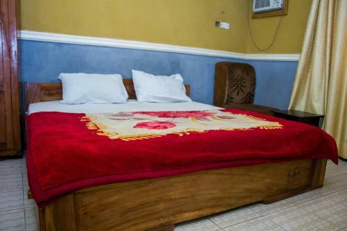 Duckland Hotel And Suites