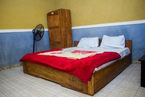Duckland Hotel And Suites