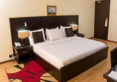 Qualer Apartments & Hotels