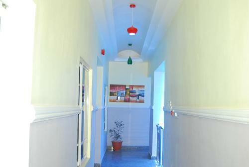 Fast Track Hotel