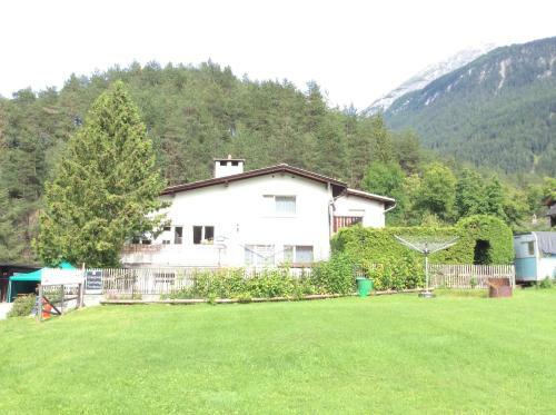 Hostal Pensiun Lischana