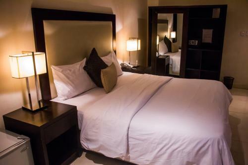 S & S Hotels And Suites