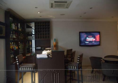 S & S Hotels And Suites