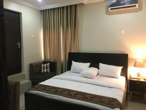 Hotel Choice Suites II
