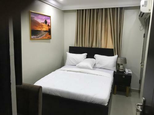 Hotel Choice Suites II