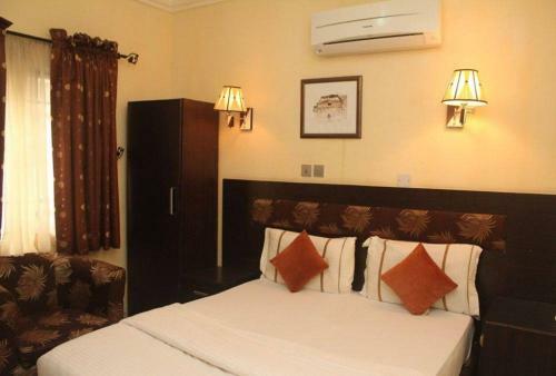 Hotel Chantella Suites