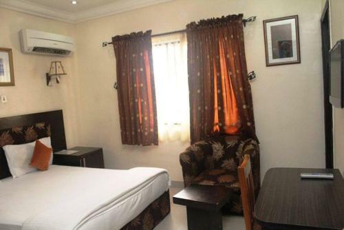 Hotel Chantella Suites