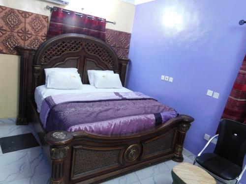 Purple Crown Hotel