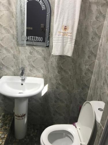 Purple Crown Hotel
