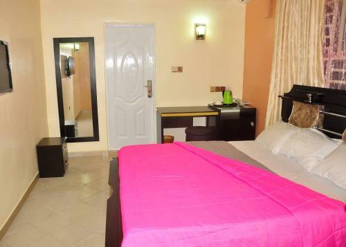 Hotel De Revelation