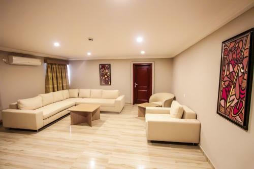 Visa Karena Hotels