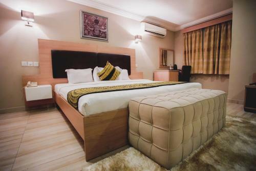 Visa Karena Hotels