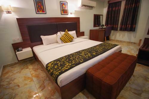 Visa Karena Hotels