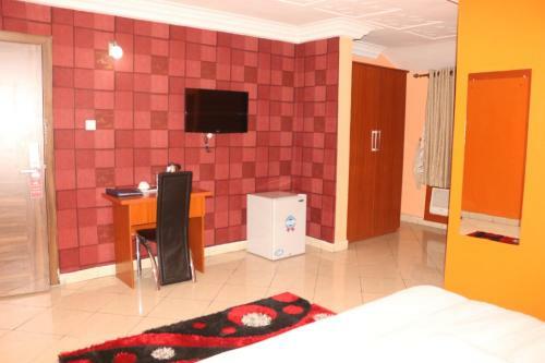 Royal Charlin Hotel And Suites