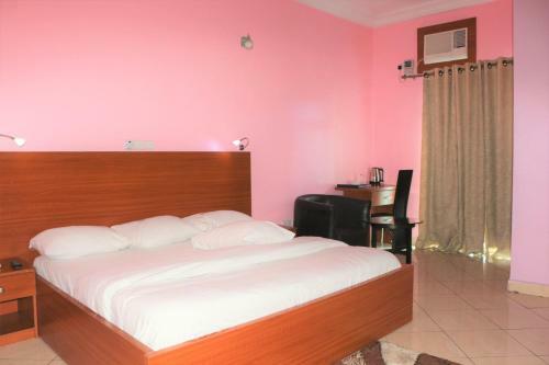 Royal Charlin Hotel And Suites